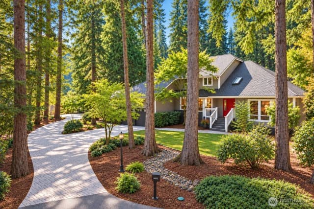 Property photo for 13605 Ne 48th Place, Bellevue
