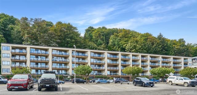 Property photo for 1301 Harbor Ave Sw ##308, Seattle photo 2