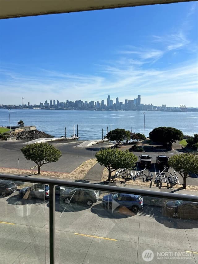 Property photo for 1301 Harbor Ave Sw ##308, Seattle photo 4