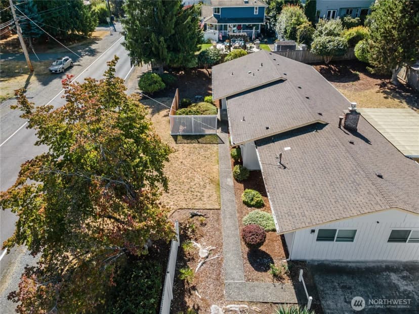 Property photo for 2104 Se 7th Street, Puyallup photo 2
