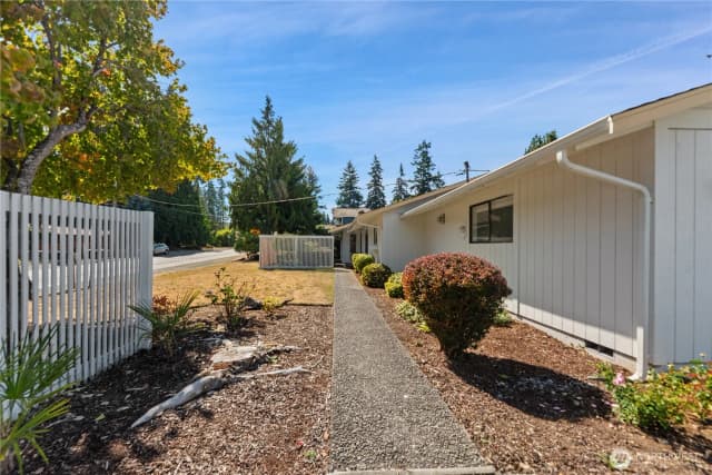 Property photo for 2104 Se 7th Street, Puyallup