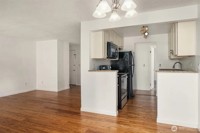 Property photo for 105 S 340th Street #a, Federal Way photo 9