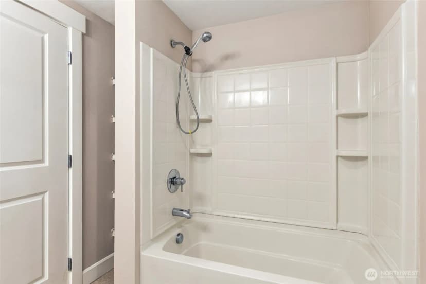Property photo for 1880 25th Avenue Ne #312, Issaquah photo 11