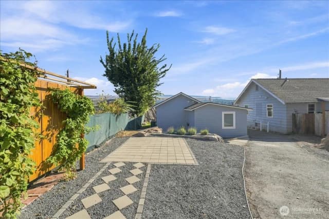 Property photo for 540 S Chelan Avenue, Wenatchee photo 4