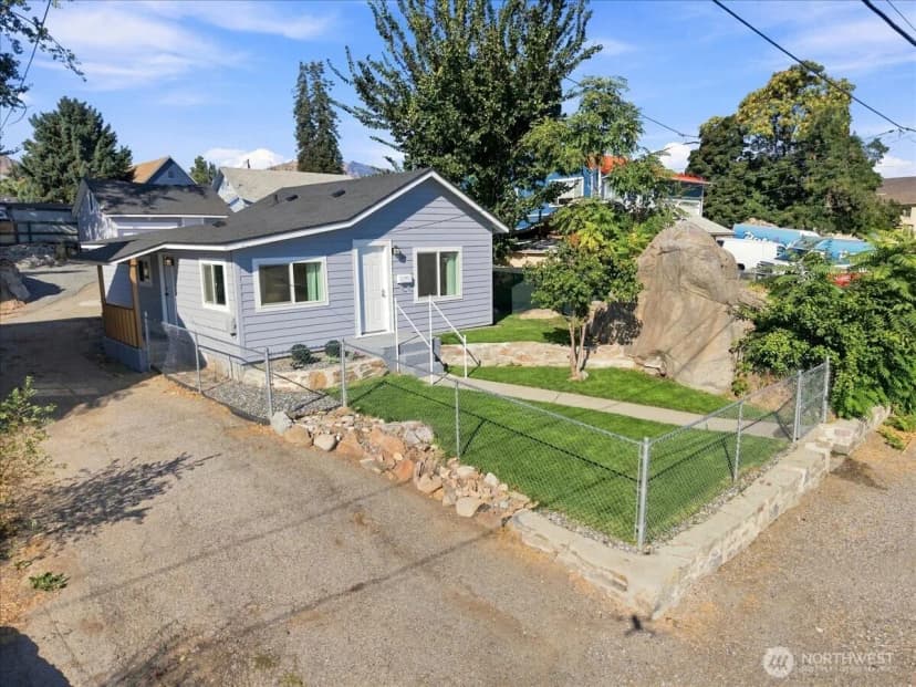 Property photo for 540 S Chelan Avenue, Wenatchee photo 2
