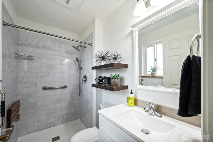 Property photo for 412 Eighth Street, Blaine photo 16
