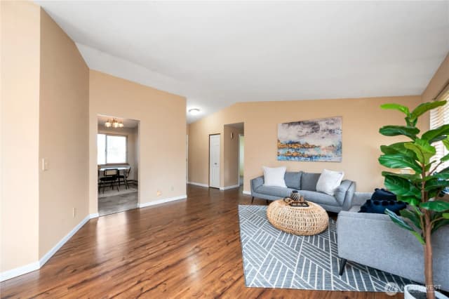 Property photo for 412 Eighth Street, Blaine photo 5