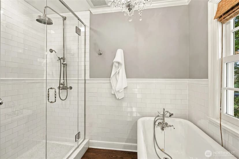 Property photo for 621 34th Avenue E, Seattle photo 3
