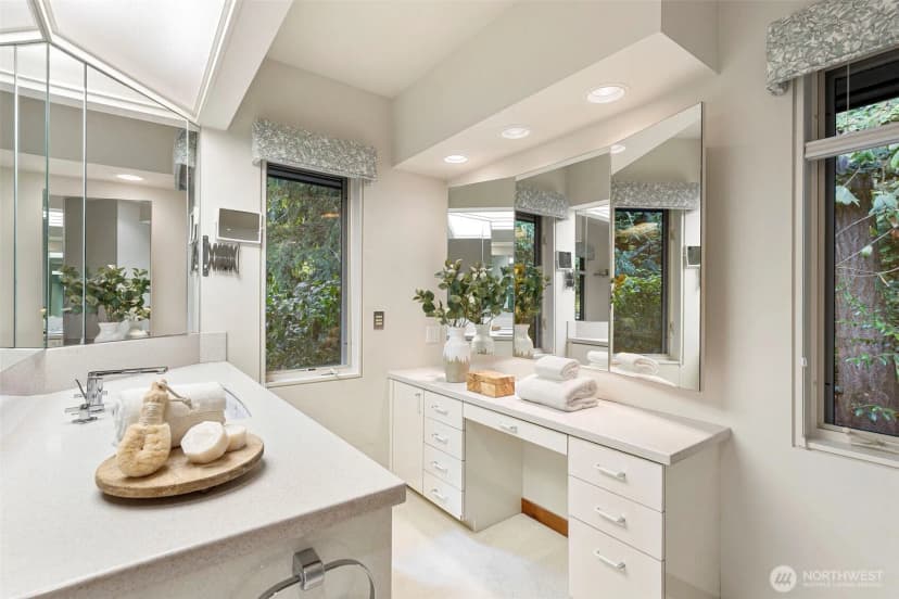 Property photo for 11044 Ne Boulder Place, Bainbridge Island photo 22