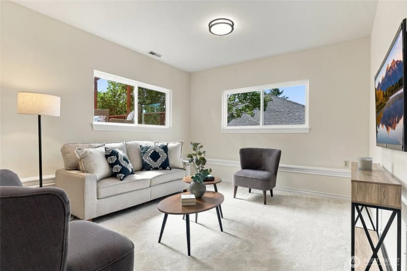 Property photo for 13109 Ne 137th Place, Kirkland photo 9
