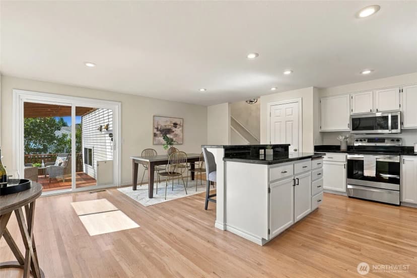 Property photo for 13109 Ne 137th Place, Kirkland photo 6