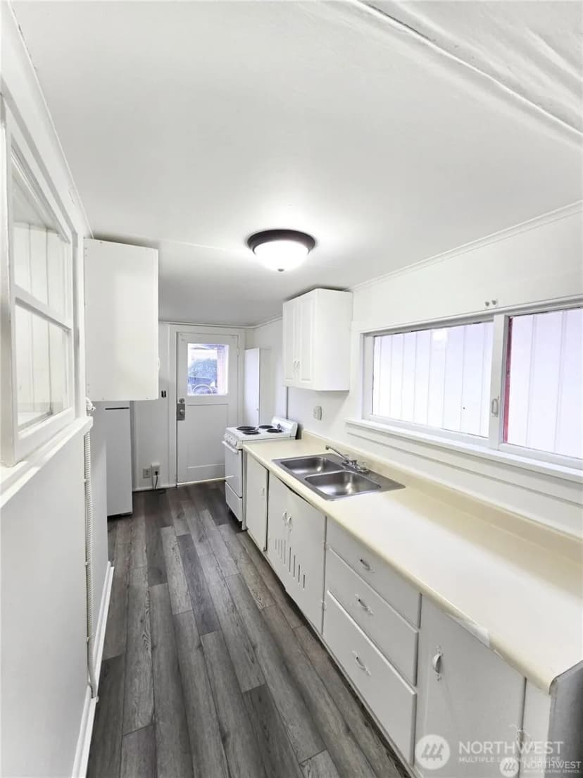 Property photo for 105 Maple Avenue, La Conner photo 6