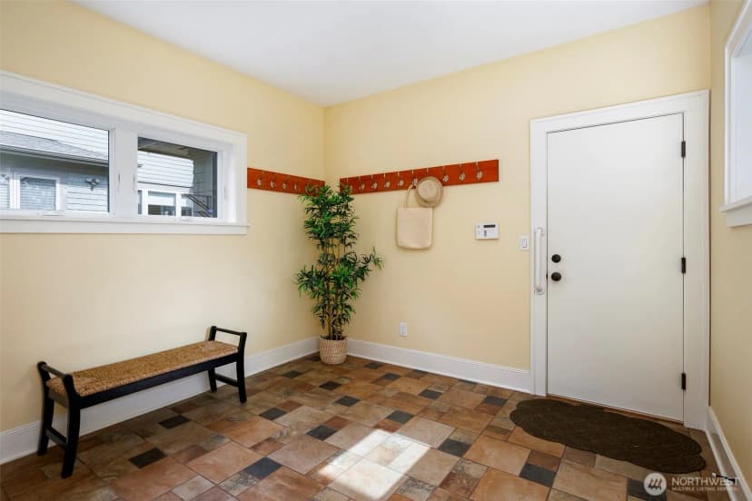 Property photo for 11715 4th Avenue Nw, Seattle photo 19