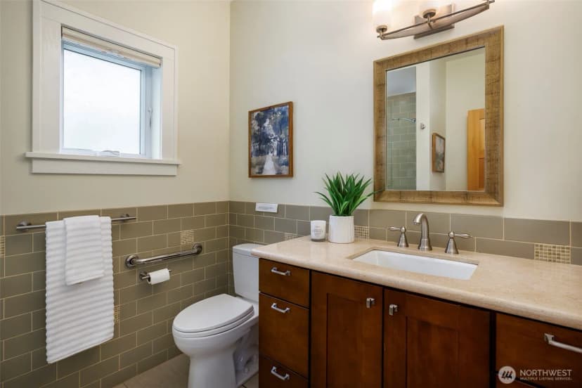 Property photo for 11715 4th Avenue Nw, Seattle photo 18