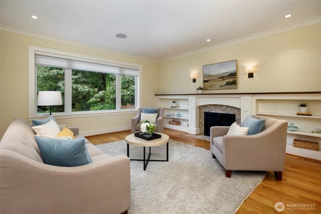 Property photo for 11715 4th Avenue Nw, Seattle photo 3