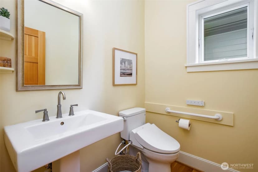 Property photo for 11715 4th Avenue Nw, Seattle photo 20