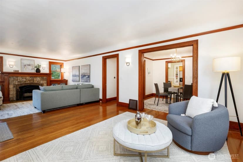 Property photo for 1011 Ne 103rd Street, Seattle photo 6
