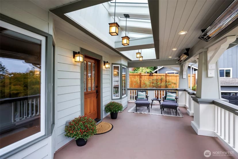 Property photo for 1011 Ne 103rd Street, Seattle photo 2