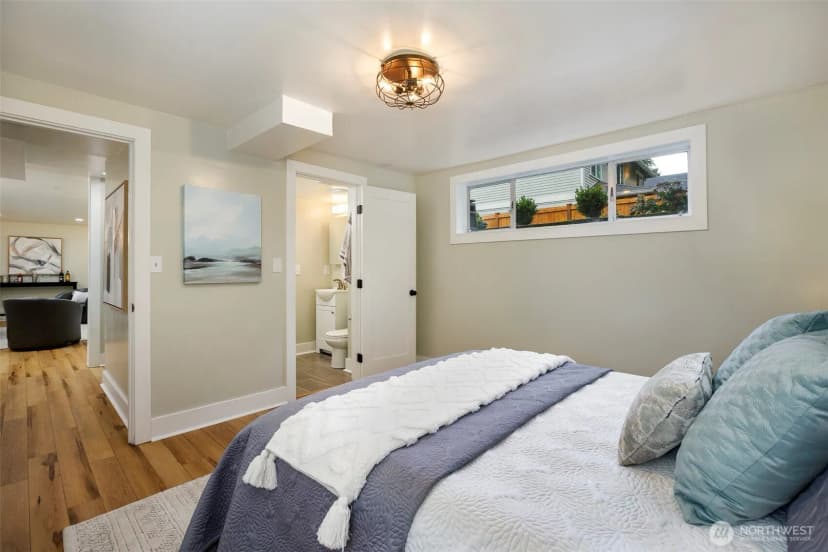 Property photo for 1011 Ne 103rd Street, Seattle photo 28