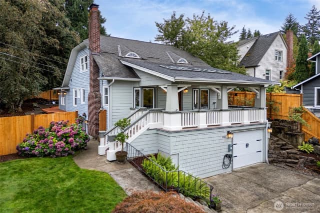 Property photo for 1011 Ne 103rd Street, Seattle