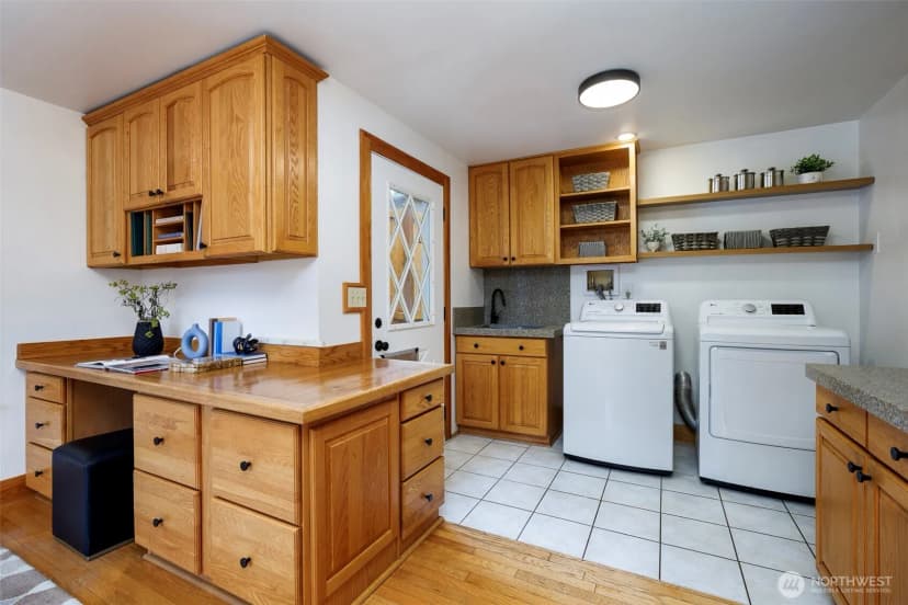 Property photo for 1011 Ne 103rd Street, Seattle photo 14