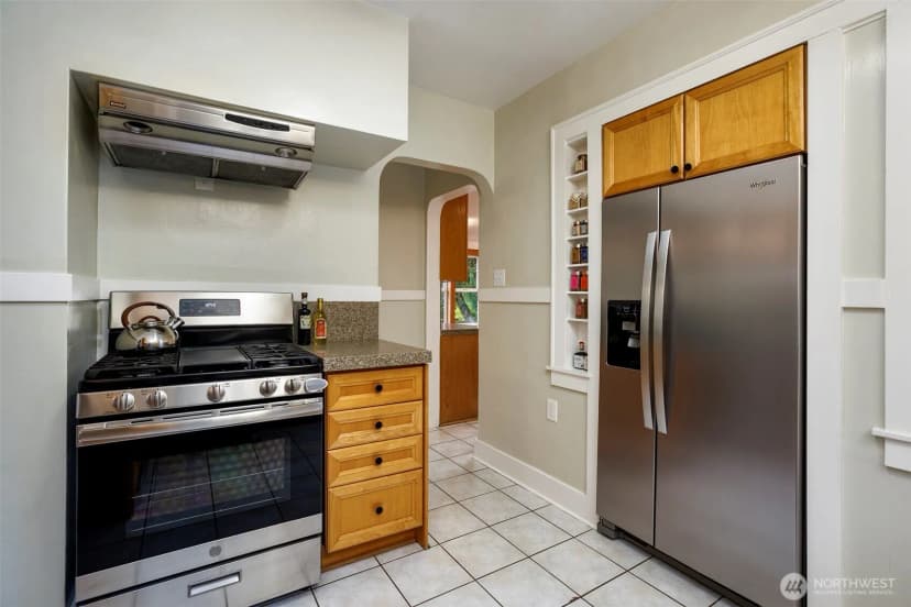 Property photo for 1011 Ne 103rd Street, Seattle photo 12