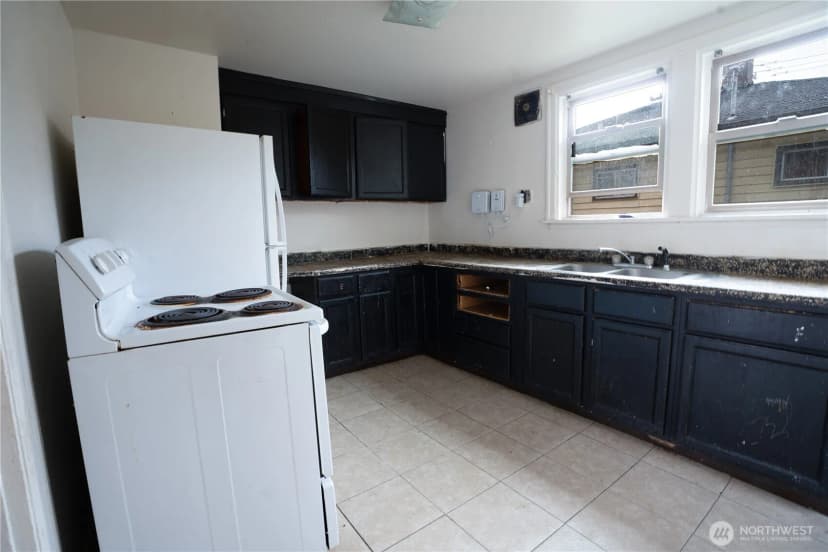 Property photo for 4210 S Holly Street, Seattle photo 9