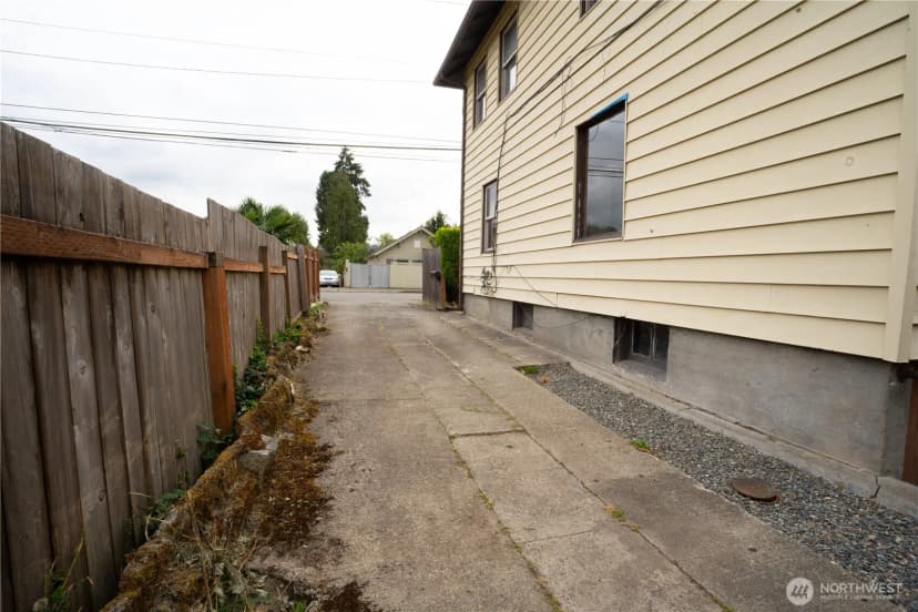 Property photo for 4210 S Holly Street, Seattle photo 27
