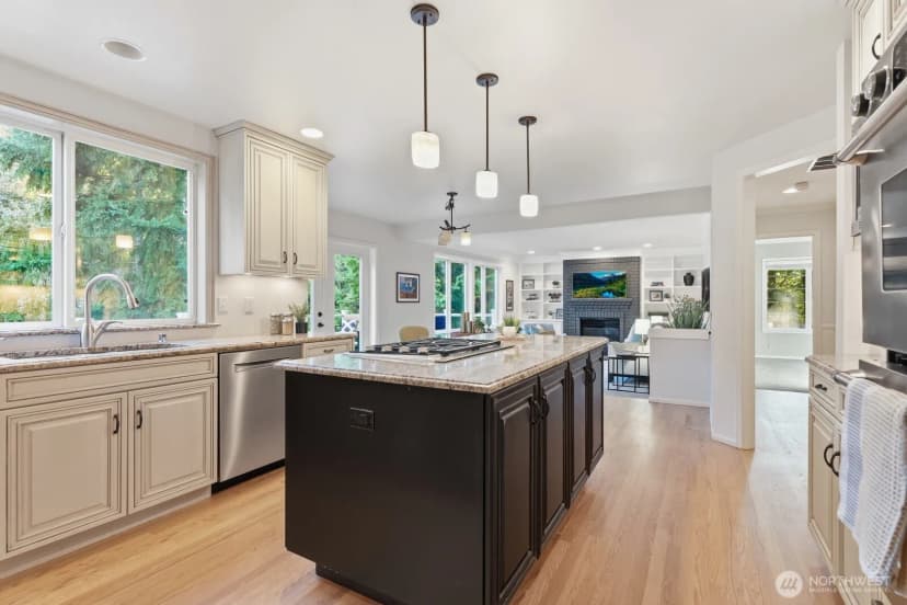 Property photo for 6105 128th Street Sw, Mukilteo photo 12