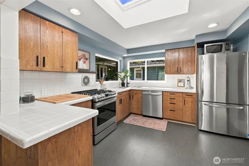 Property photo for 5212 28th Avenue S, Seattle photo 6