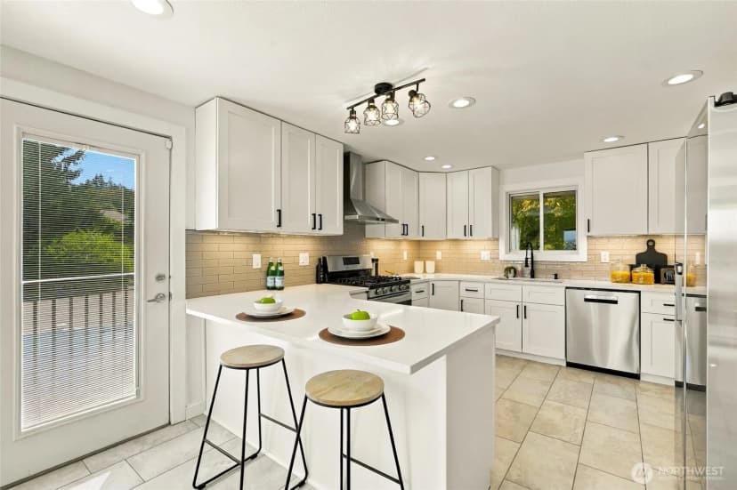 Property photo for 2925 Panaview Blvd, Everett photo 11