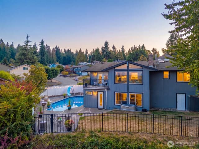 Property photo for 2925 Panaview Blvd, Everett
