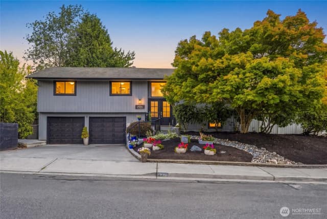 Property photo for 2925 Panaview Blvd, Everett photo 2