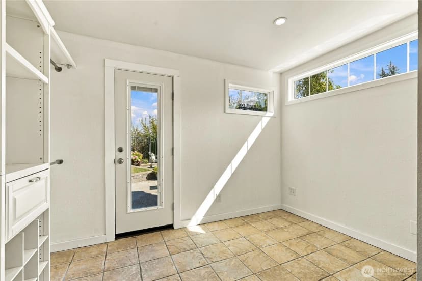 Property photo for 2925 Panaview Blvd, Everett photo 32