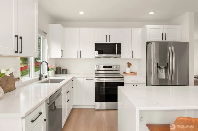 Property photo for 3701 Ne 6th Street, Renton photo 14