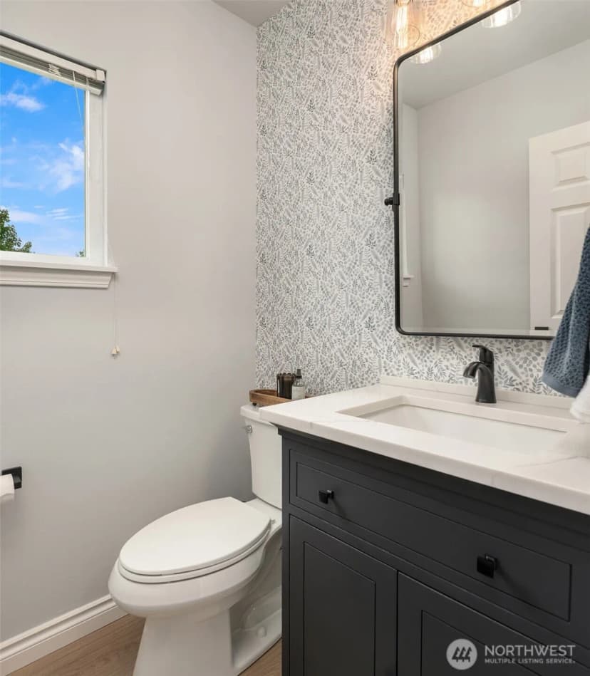 Property photo for 3701 Ne 6th Street, Renton photo 16