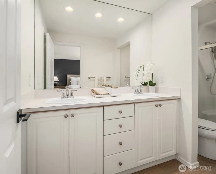 Property photo for 3701 Ne 6th Street, Renton photo 19