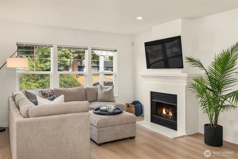 Property photo for 3701 Ne 6th Street, Renton photo 6
