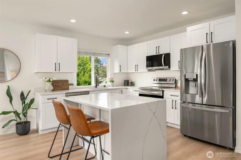 Property photo for 3701 Ne 6th Street, Renton photo 13