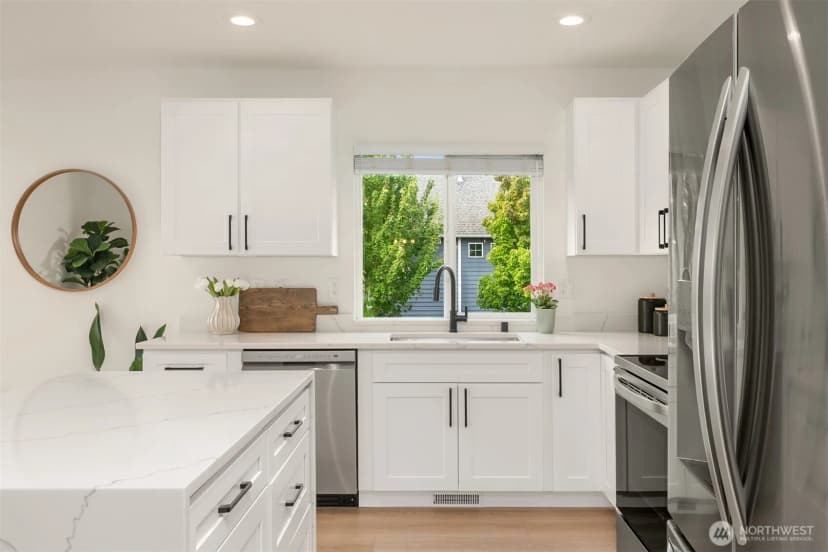 Property photo for 3701 Ne 6th Street, Renton photo 11