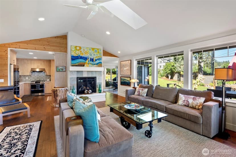 Property photo for 9312 Glencove Road Nw, Gig Harbor photo 5