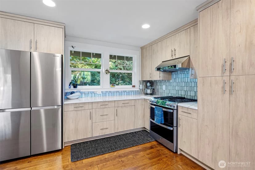 Property photo for 9312 Glencove Road Nw, Gig Harbor photo 7