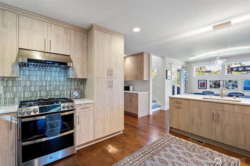 Property photo for 9312 Glencove Road Nw, Gig Harbor photo 8