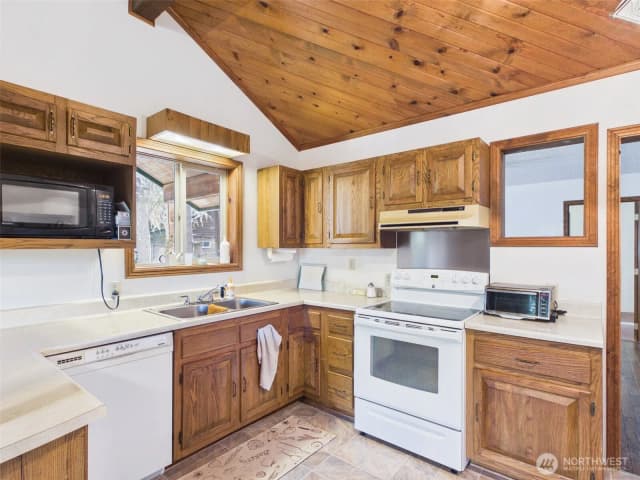 Property photo for 145 Barrett Creek Road, Republic photo 5