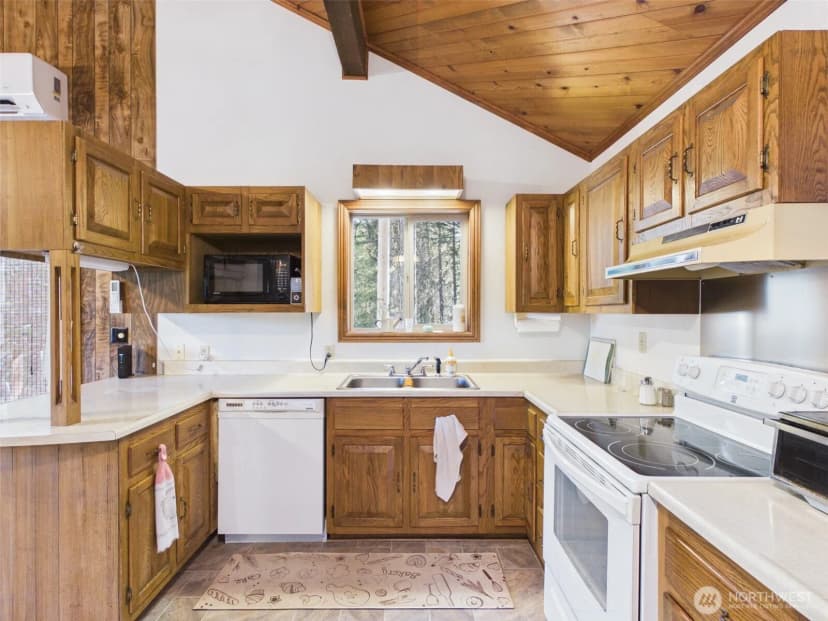 Property photo for 145 Barrett Creek Road, Republic photo 4
