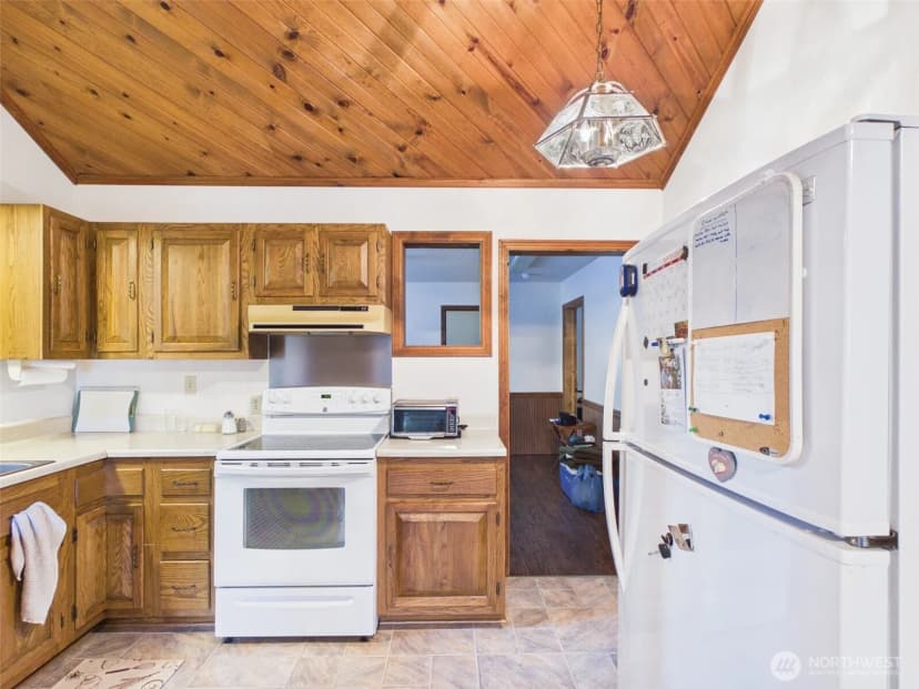 Property photo for 145 Barrett Creek Road, Republic photo 6