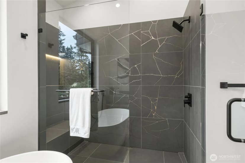 Property photo for 8336 Ne 148th Place, Kenmore photo 22