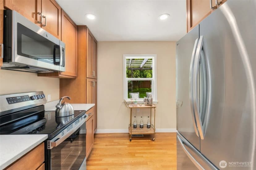 Property photo for 124 6th Avenue, Kirkland photo 11