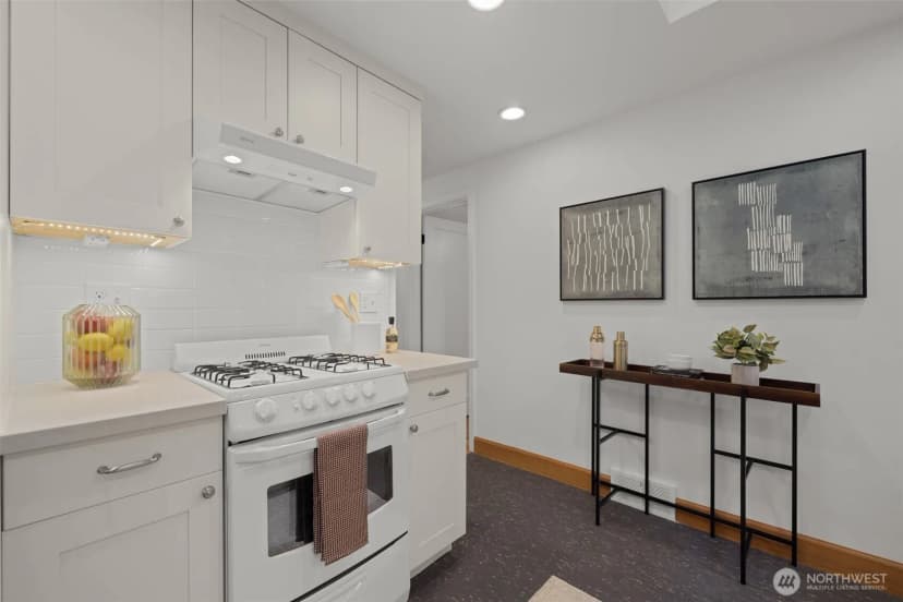 Property photo for 7723 33rd Ave Ne, Seattle photo 10