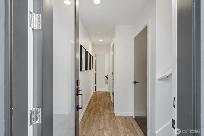 Property photo for 5057 37th Avenue S #b, Seattle photo 3